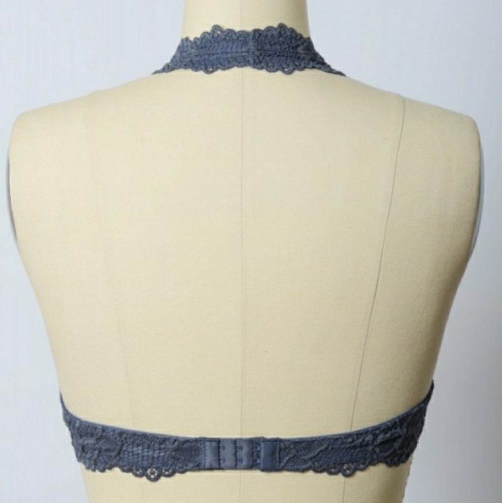 FLORAL LACE HALTER BRALETTE - Picture 3 of 4